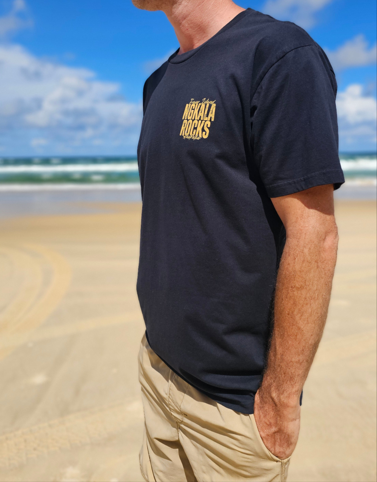 NGKALA ROCKS TSHIRT - NAVY BLUE